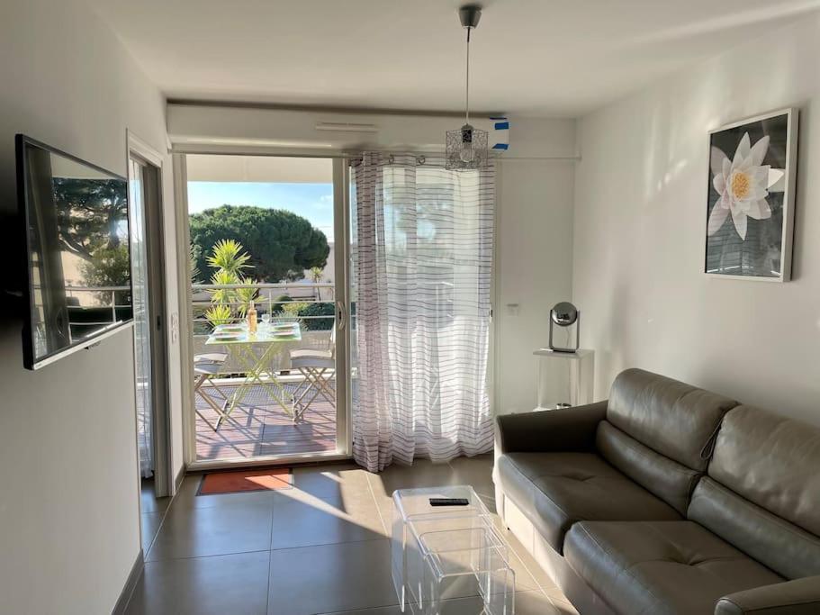 17 - Appartement Neuf, Parking Terrasse Et Jolie Vue Бандол Екстериор снимка