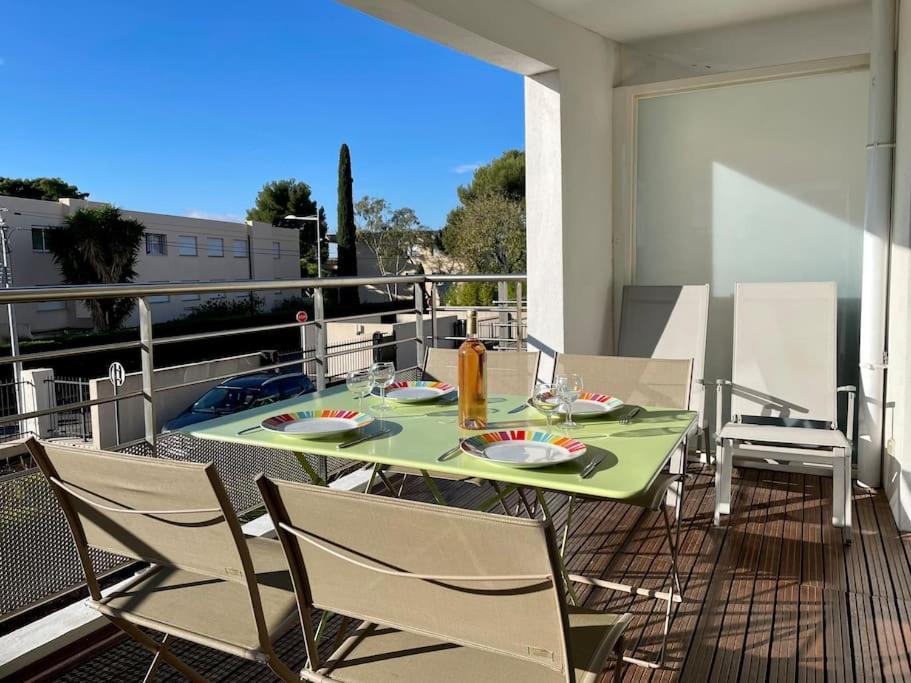 17 - Appartement Neuf, Parking Terrasse Et Jolie Vue Бандол Екстериор снимка