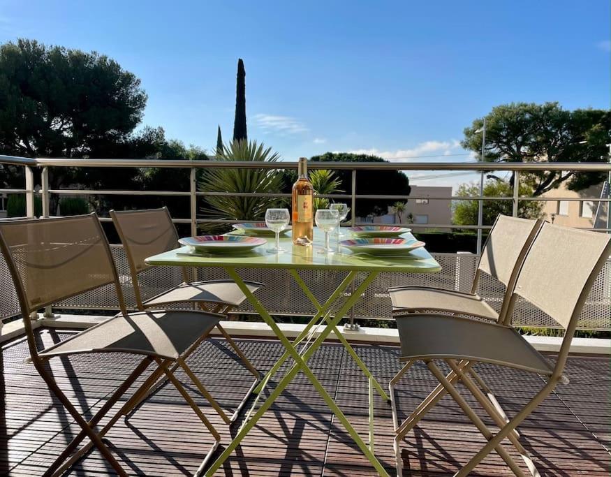 17 - Appartement Neuf, Parking Terrasse Et Jolie Vue Бандол Екстериор снимка